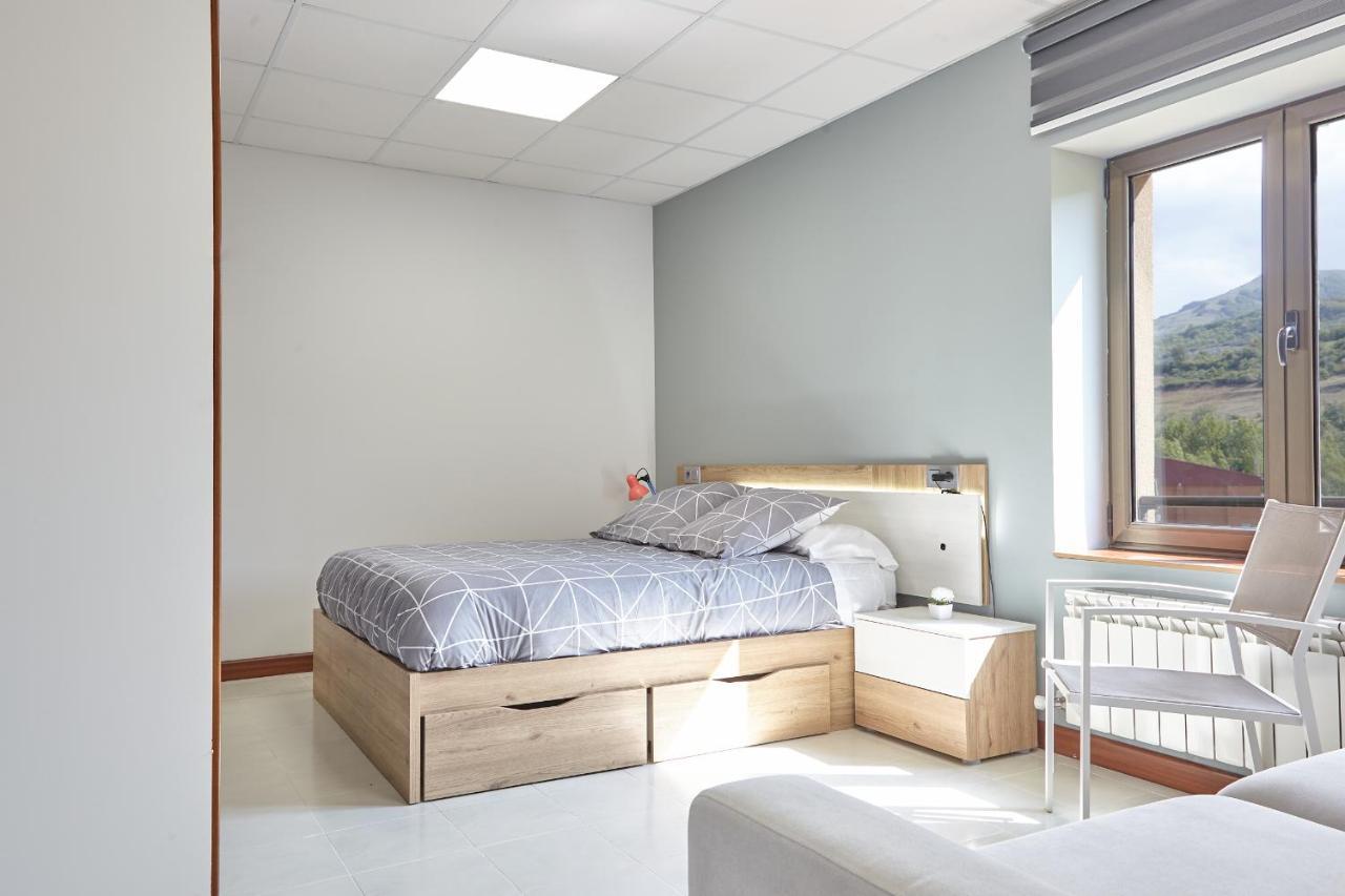 Hostal Fontanan La Pola de Gordon Εξωτερικό φωτογραφία